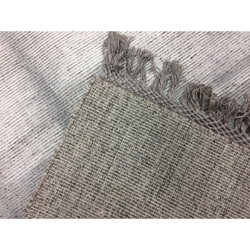 Simplicity Chic Solid Area Rug in Gray/Silver