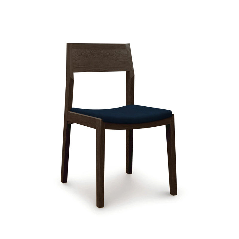 Chaise d'appoint en microsuède Iso, Polyester du Nil, Fumée cerise