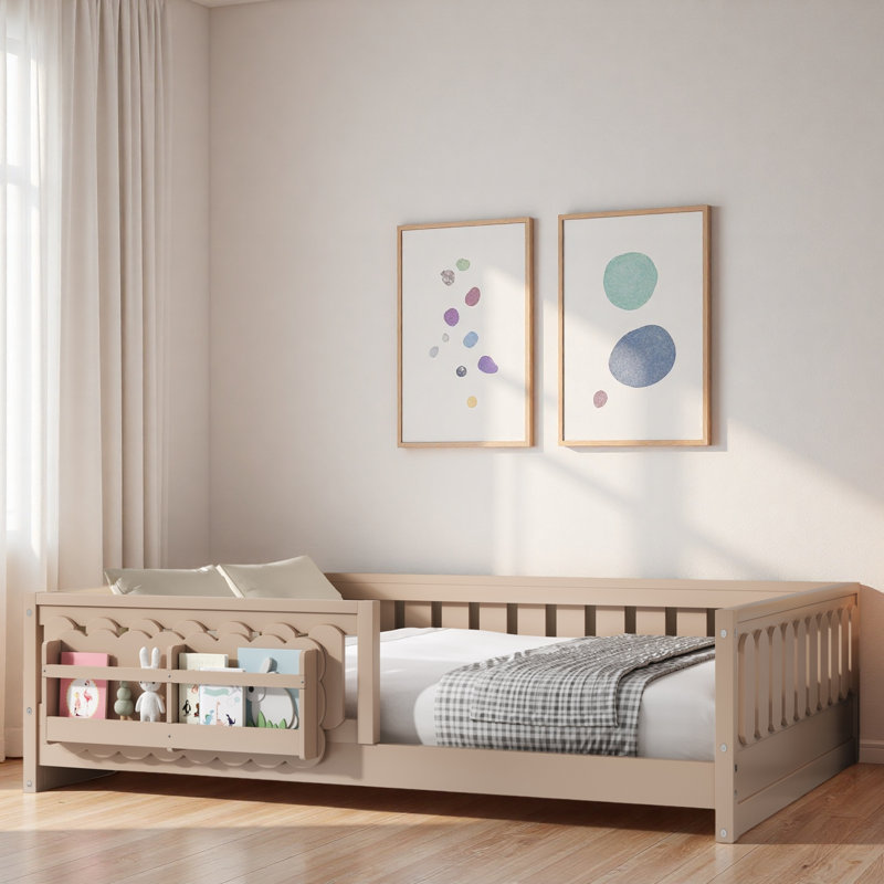 Lit plateforme en bois avec garde-corps et tablettes de rangement, Lit double
