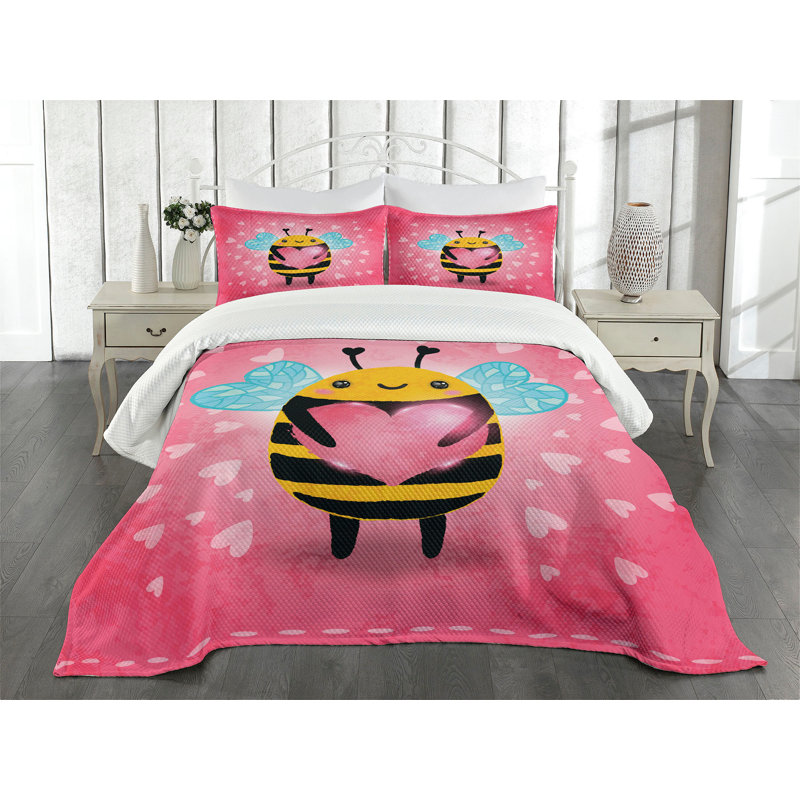 White Quilted Queen Bedspread Set with Pillow Shams