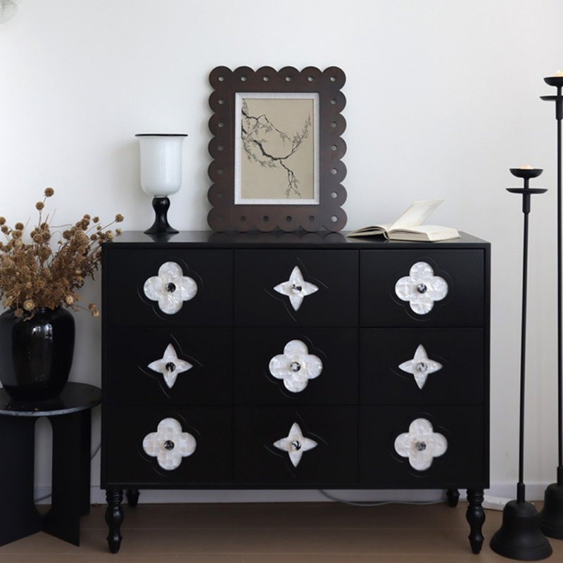 Commode à tiroirs française rétro