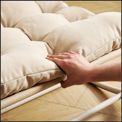 Chaise berçante d'extérieur confortable avec coussin épais et doux, parfaite pour la détente dans le salon, la chambre à coucher et la salle de lecture, structure et coussin beige