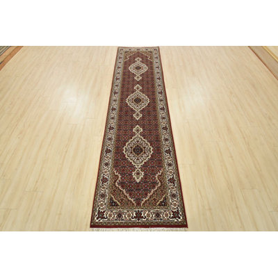 Tapis traditionnel fin en laine rouge noué à la main 2 pi 8 po x 9 pi 11 po