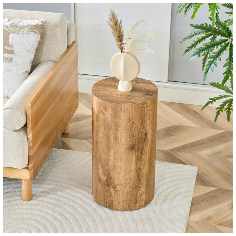 Table basse minimaliste à grain de bois minimaliste, parfaite pour les salons de style industriel avec un design compact et multifonctionnel.