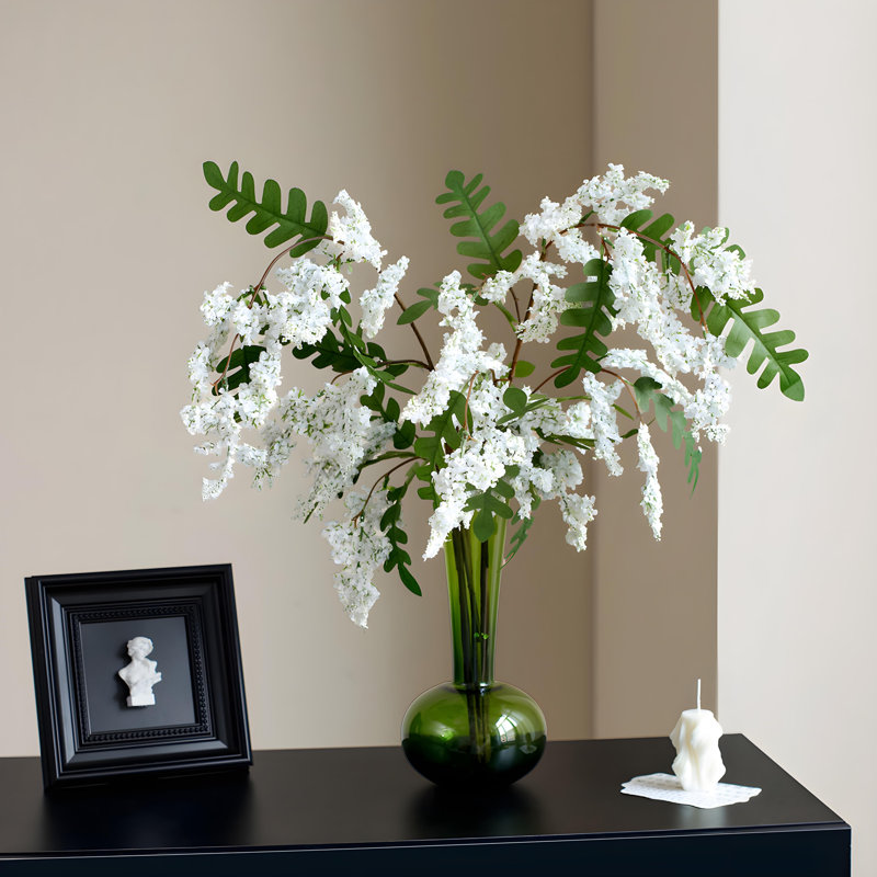 Ornements de fleurs simulées