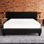 Lit plateforme simple tapissier gris foncé, conception moderne, fabrication simple, base de lit à livraison facile, intérieur de chambre à coucher doux et contemporain-1796783302