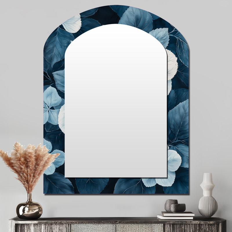 Monogramme d'hydrangées monochromes, motif de grappe I - grand miroir mural asymétrique hydrangée, 43 po x 33 po