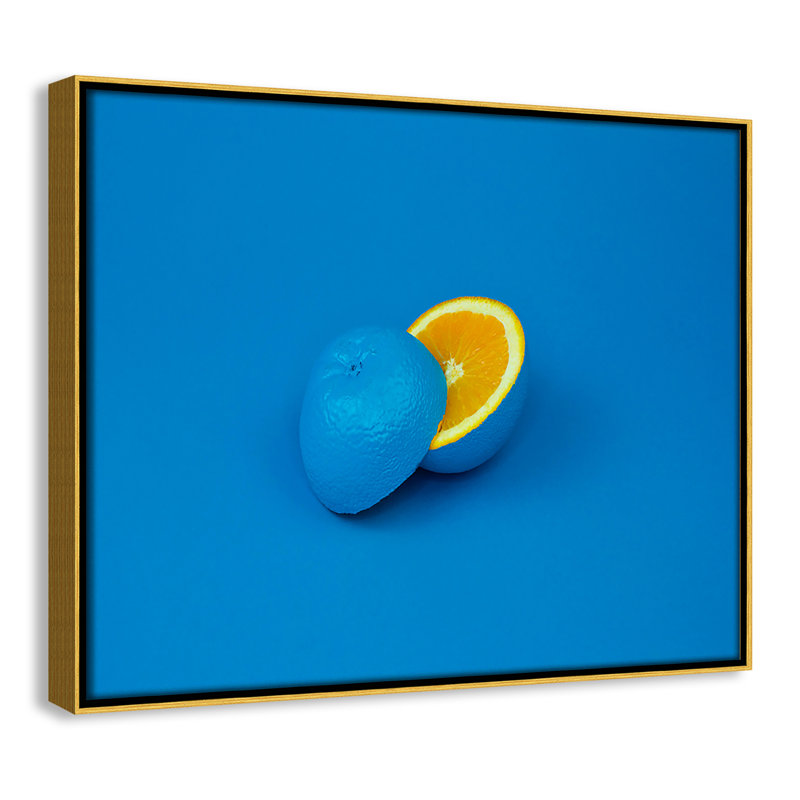 Pop orange en bleu par Davisuko, H 12,5 po x l 15,5 po x P 2 po, Toile avec cadre flottant or, Pas de tapis