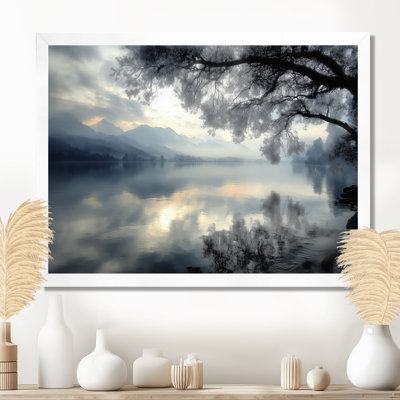 «Serene Lake At Dawn With First Light», impression encadrée sur toile, paysage bleu