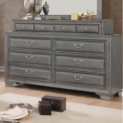 Commode 10 tiroirs l 66,75 po Goldene
