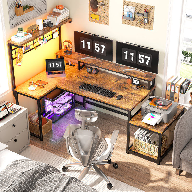 Bureau d'ordinateur en L réversible avec prise de courant et long support pour écran, lumières à DEL et tablettes de rangement
