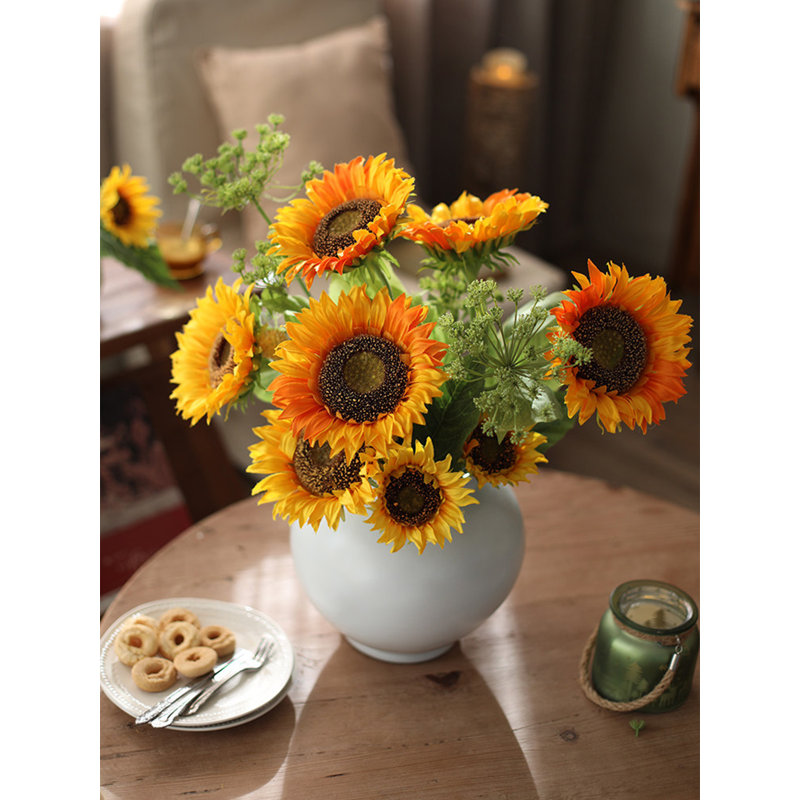 Imitation tournesol en plastique souple de style moderne, convenant à la décoration intérieure et extérieure d'arrangements floraux dans divers scénarii