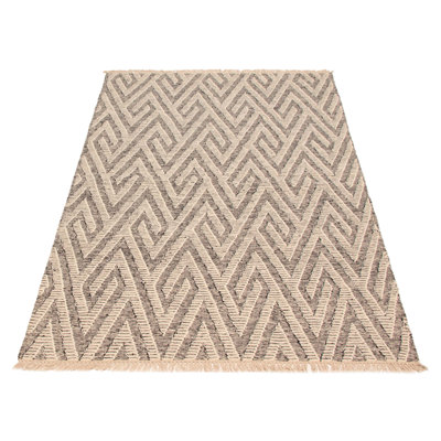 Inspirés par les tons terreux et les meilleurs matériaux, ces kilims faits à la main ajouteront une touche tribale marocaine à votre décor.