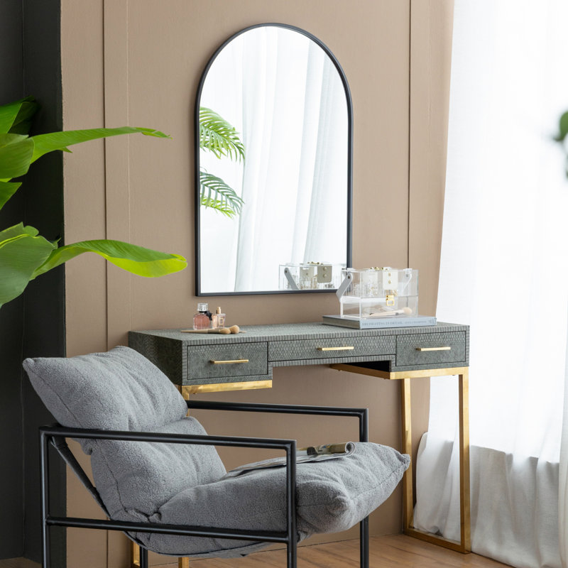 24 "x 36" miroir arqué noir avec cadre en métal, miroir mural pour le vestibule de chambre à coucher de salon