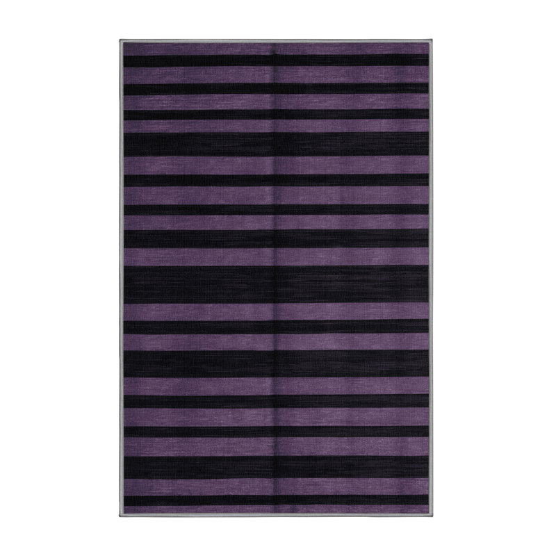 Tapis gris à rayures horizontales lavable à la machine