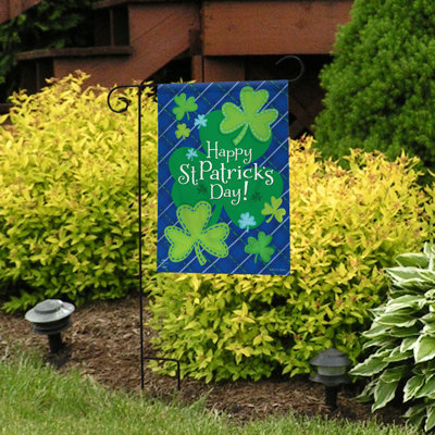 Drapeau de jardin Happy Shamrocks