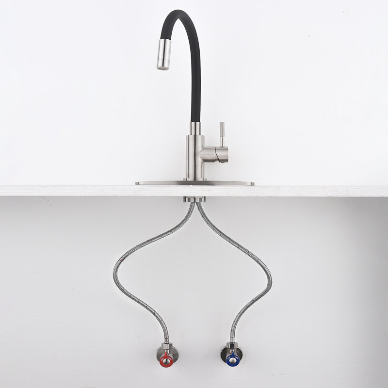Single Handle Pull-Down Sprayer Kitchen Faucet with 360° Swivel Spout