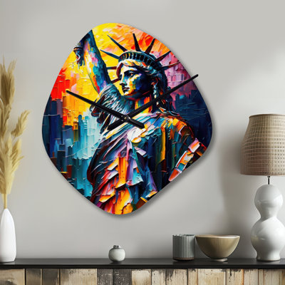Colorful Colorful Liberty Statue II - horloge murale asymétrique traditionnelle en métal, sans horloge murale