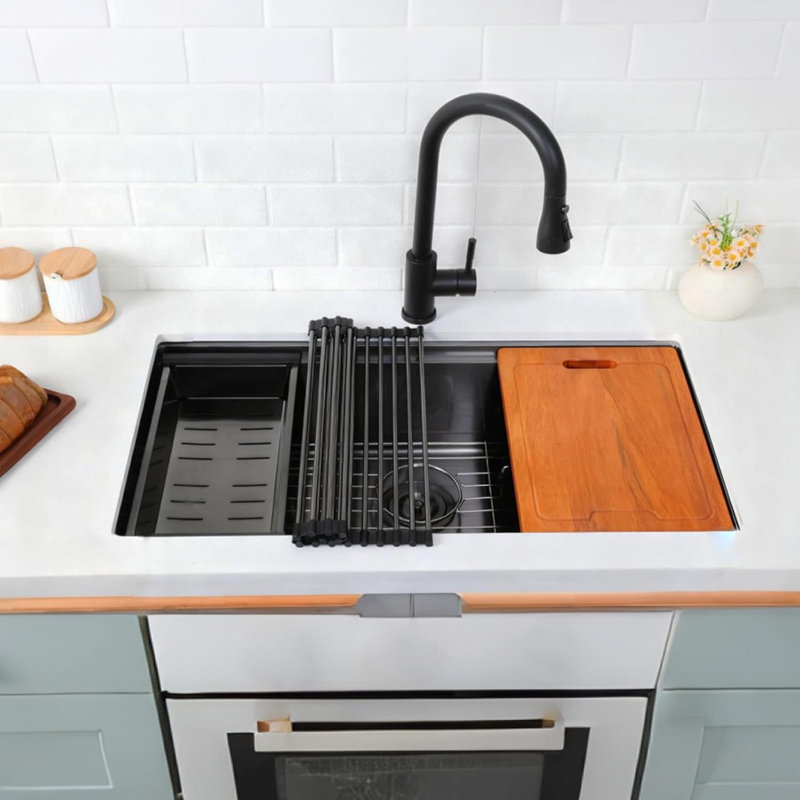 Évier de cuisine 32 "X 18" en acier inoxydable avec planches à découper et accessoires, Noir