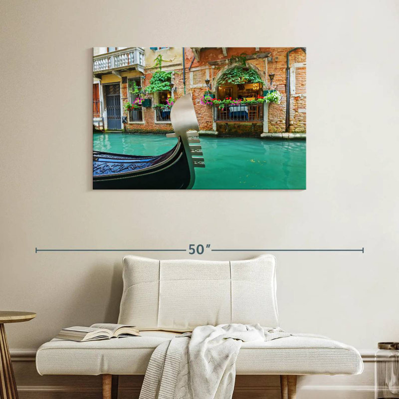 Ravi Venice Canal Cafe, H 26 po x l 39 po