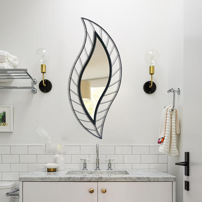 Leaf Design Metal Frame