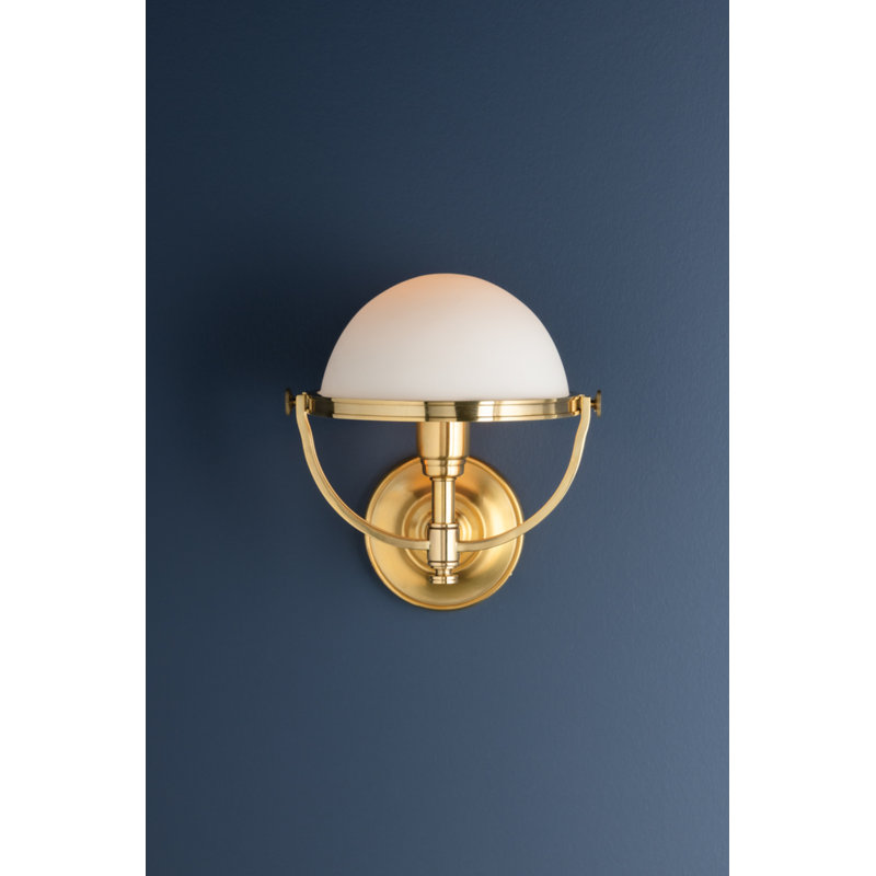 Stratford 1 - Light Armed Sconce, Aged Brass