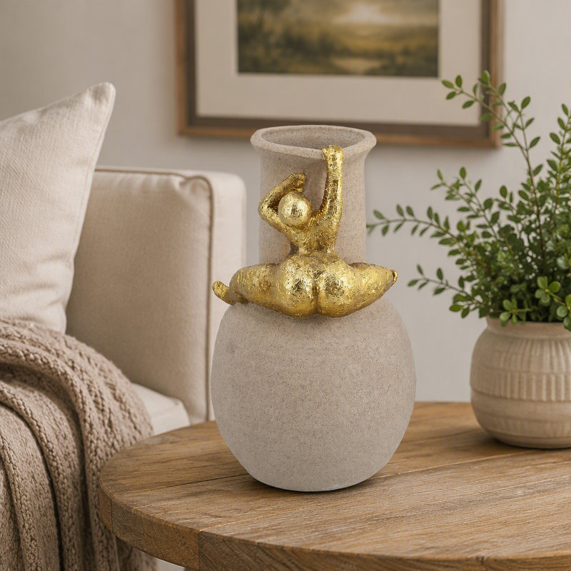 Vase d'appoint avec figurine dorée abstraite, 6,9 x 6,9 x 11,4 po