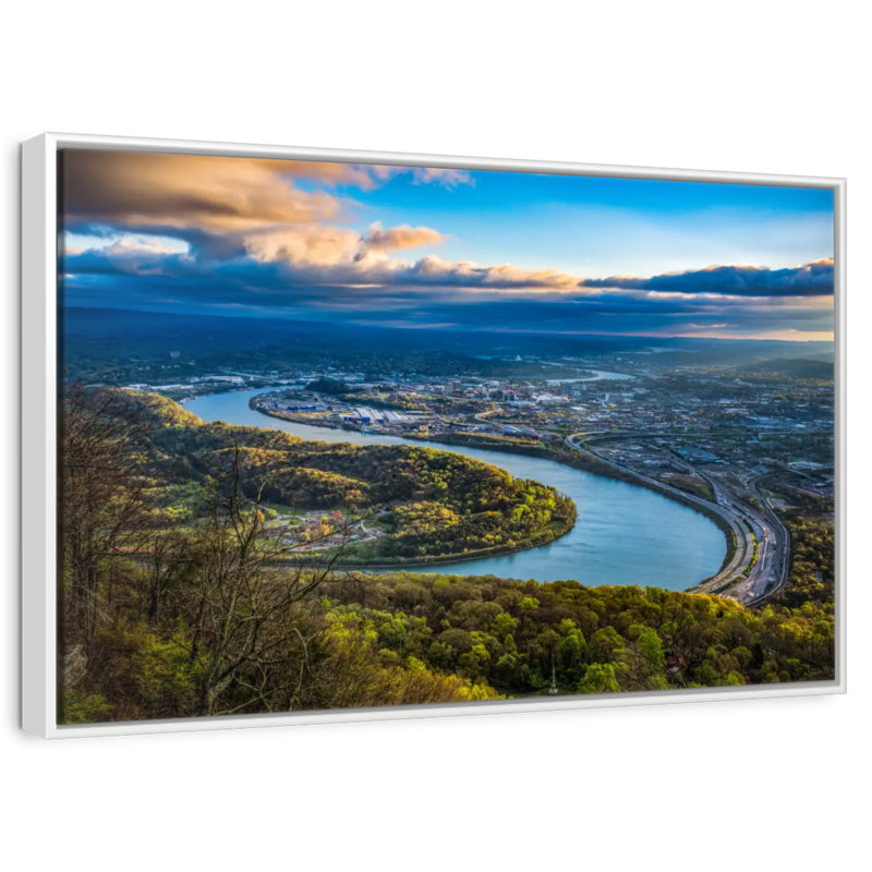 Vue aérienne de Chattanooga, Tennessee, 46 po x 31 po, Cadre flottant blanc