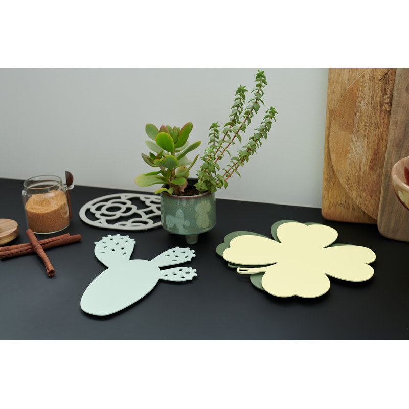 Lorette Trivet, Clay Gray