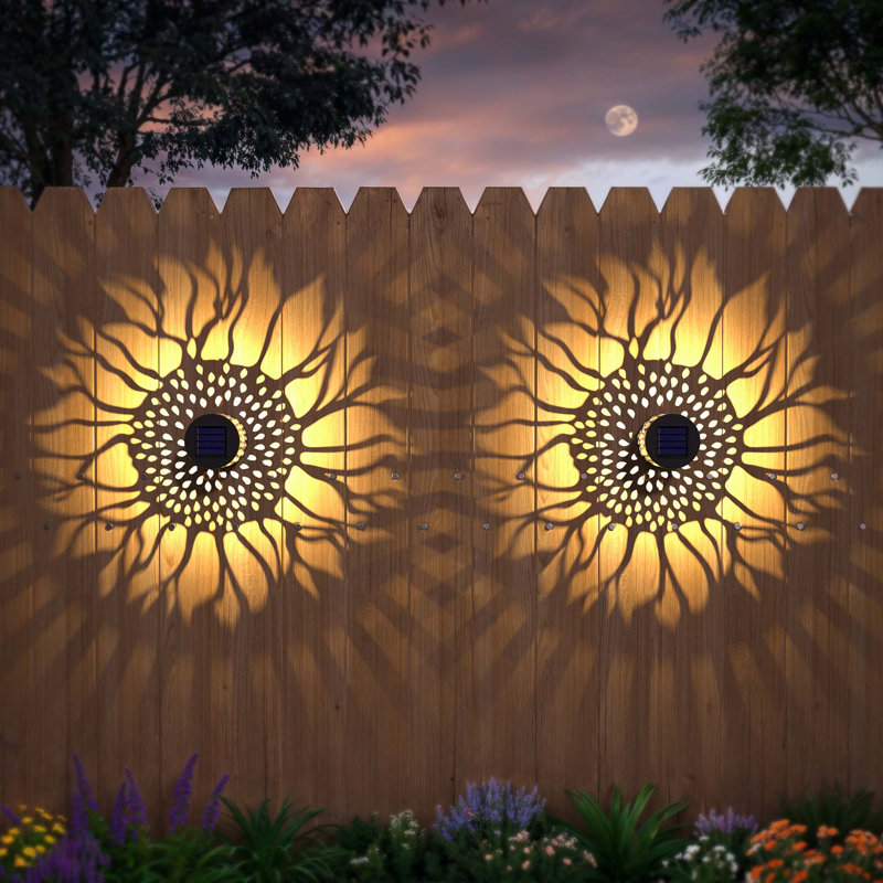 Paquet de 2 lumières de clôture murales imperméables à l'énergie solaire pour l'extérieur