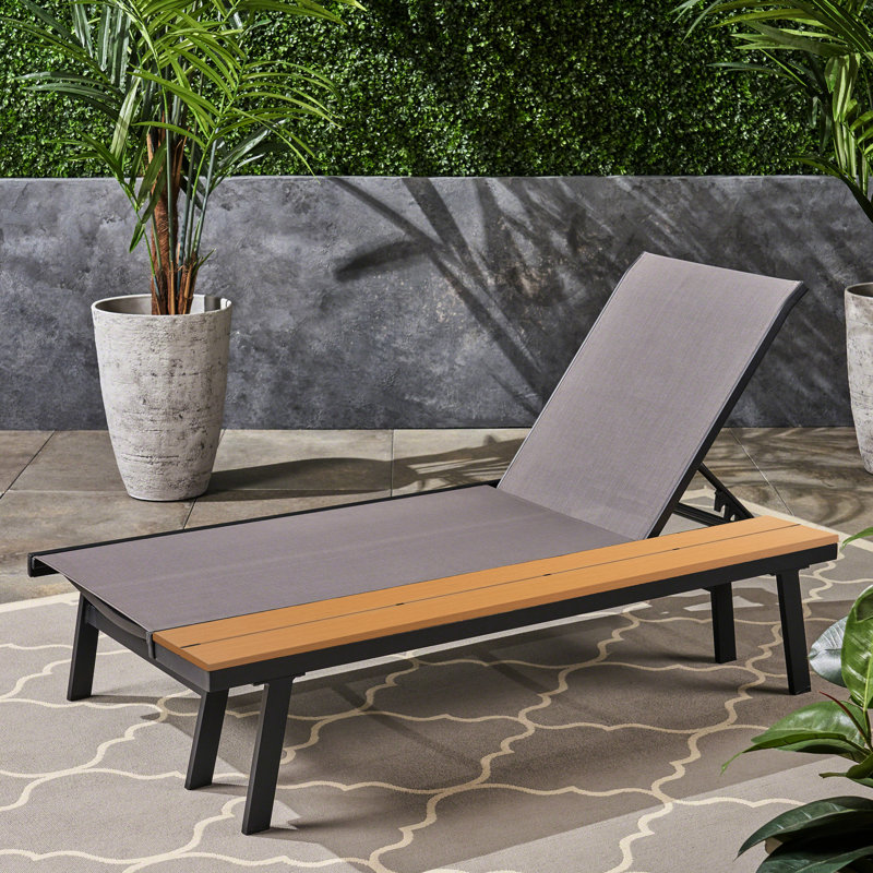 Méridienne légère en aluminium pour le jardin avec entretien - table d'appoint, 5 positions réglables, assise en filet, structure en grain de bois de 77 pouces de profondeur