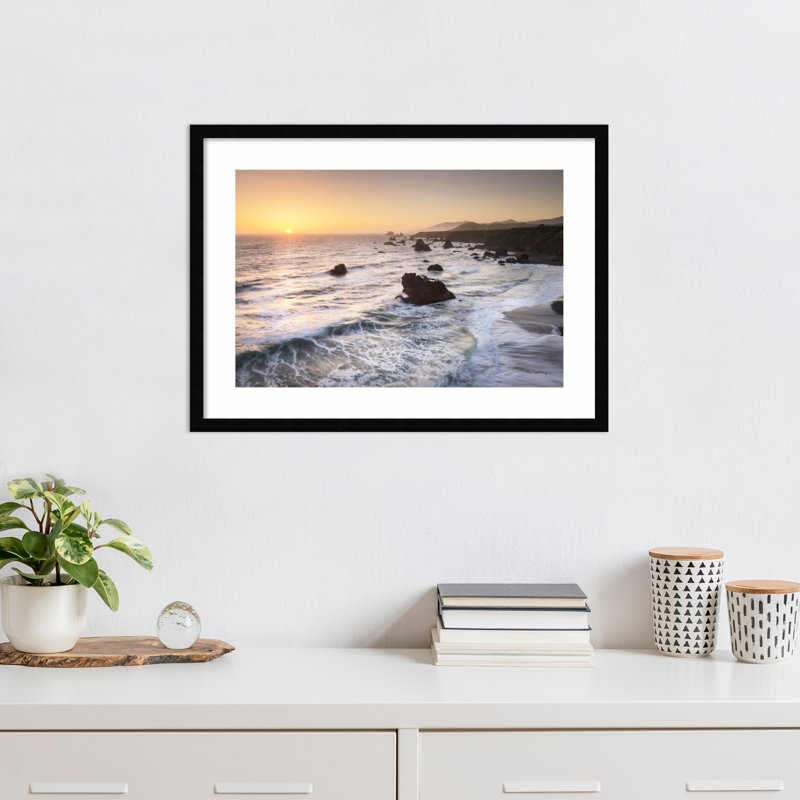 «Sonoma Beach Sunset» par Alan Majchrowicz, reproduction d'art encadrée sur bois, H 19 po x l 25 po