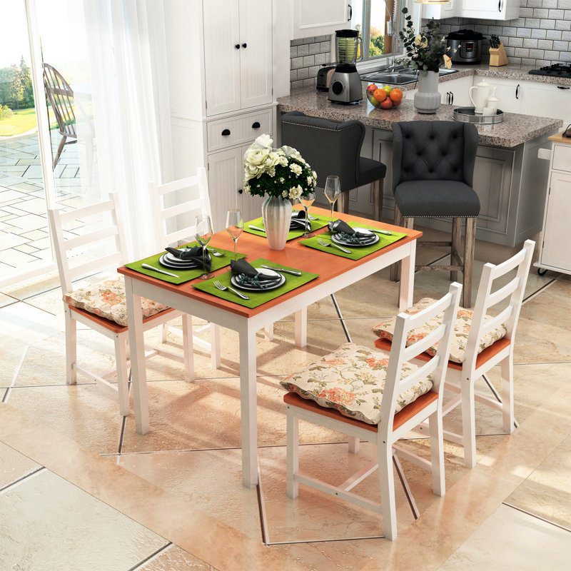 Moderne 5 pièces petit espace cuisine pour 4 personnes, chaises en bois, table de salle blanche rustique et chaises, coin repas