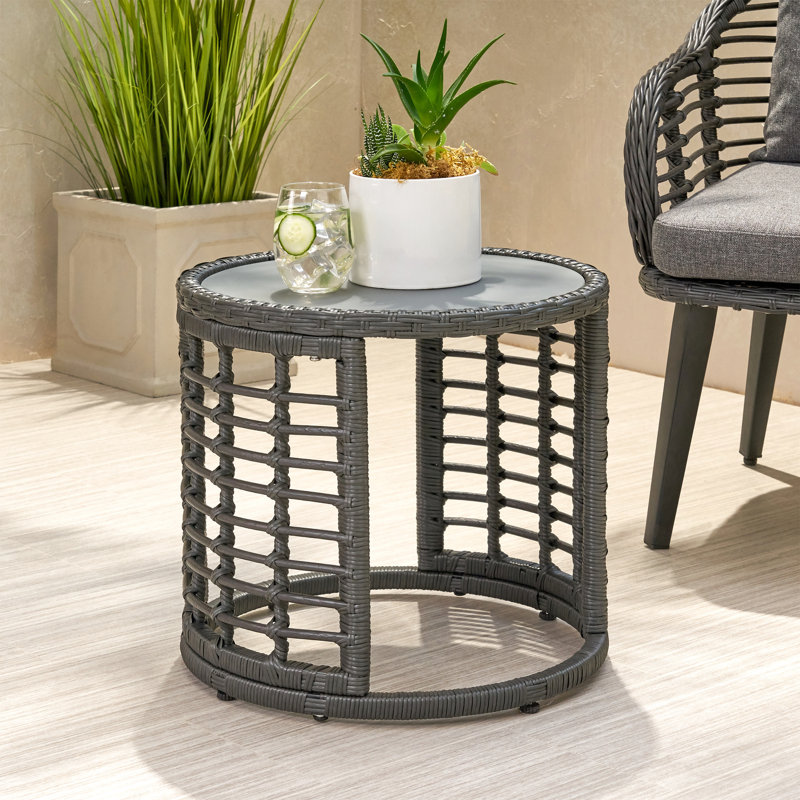 Table d'appoint grise, P 17,78 po x l 16,58 po, 12,06 lb, comptoir à boissons - texture, poids de 17,78 po x 16,58 po x 11,9 lb