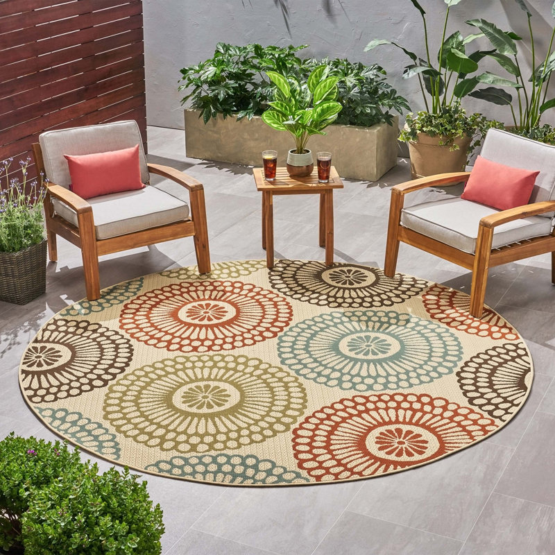 Ivory Round Polypropylene Rug, Round 7'10"