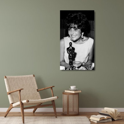 Hokku Designs Hollywood Photo Archive Gallery Wrapped Canvas Art Titled: Elizabeth Taylor (64_489945)