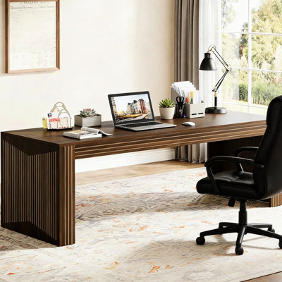 Bureau de 79 pouces de long au style minimaliste épuré, grain de bois brun, stable sur un sol inégal, longueur d'écriture facile à assembler, bureau spacieux, surfaces,