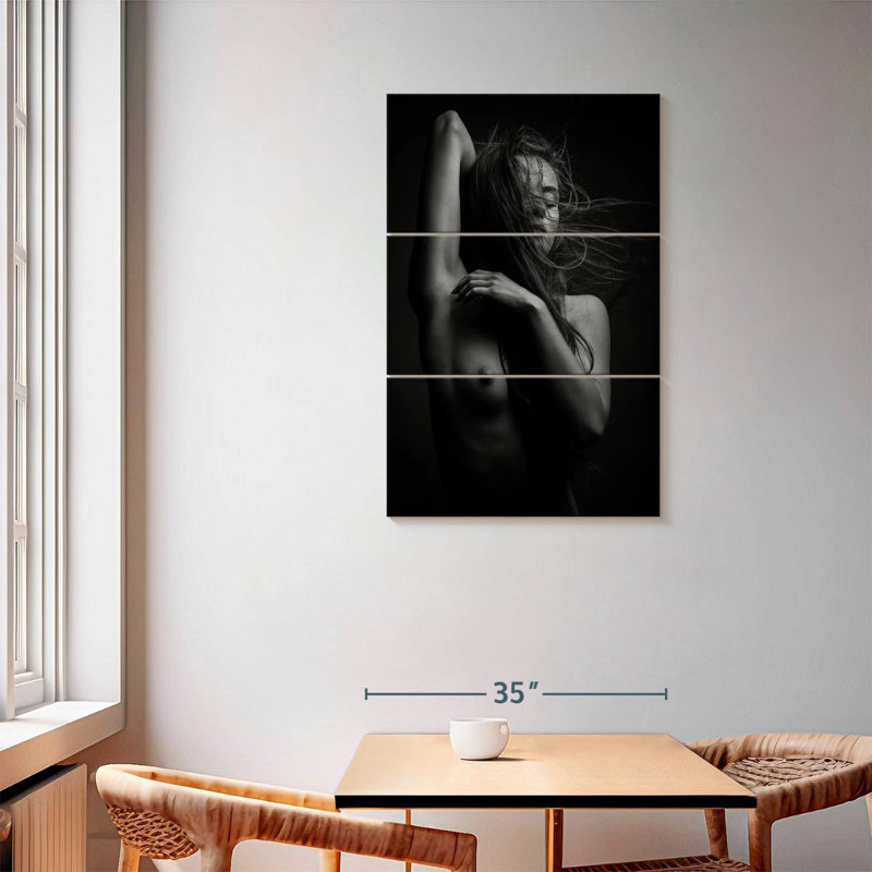 Sensualité féminine, H 57 po x l 36 po