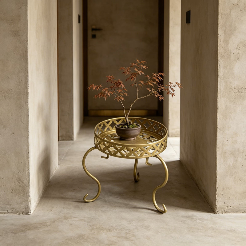 Support pour plante robuste en métal avec base de trépied, présentoir décoratif extérieur pour pots de fleurs, vases et décoration intérieure