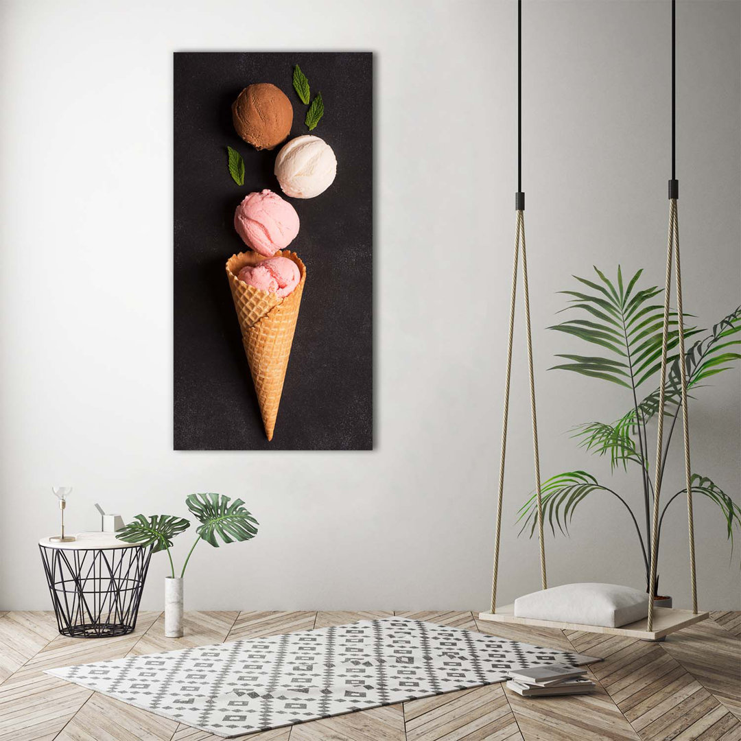 Eiscreme in einer Waffel - Kunstdrucke auf Leinwand