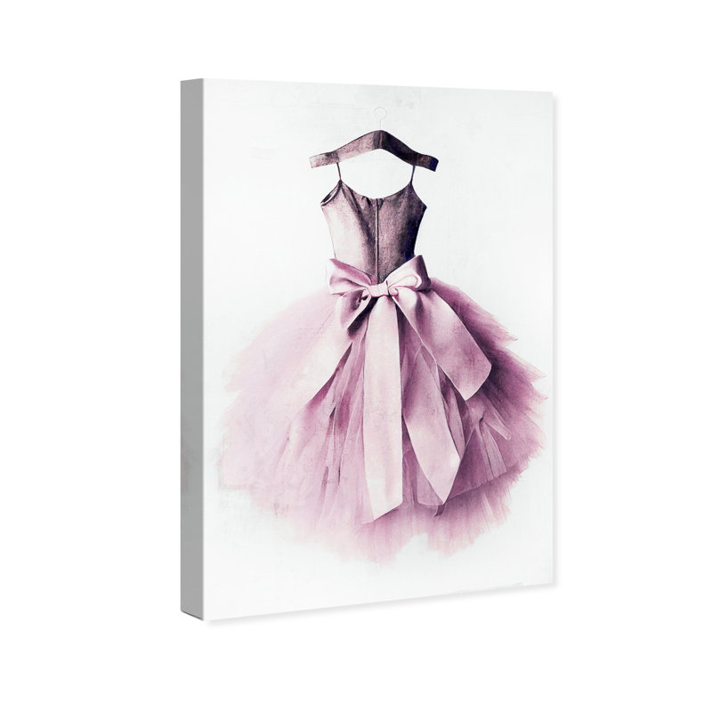Ahoufe, robe longue en tulle sur toile, L 16 po x H 24 po x P 0,8 po