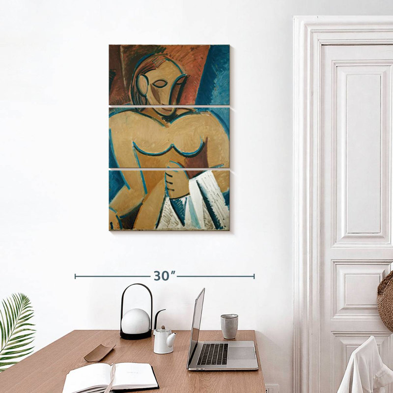 Avery nue avec serviette