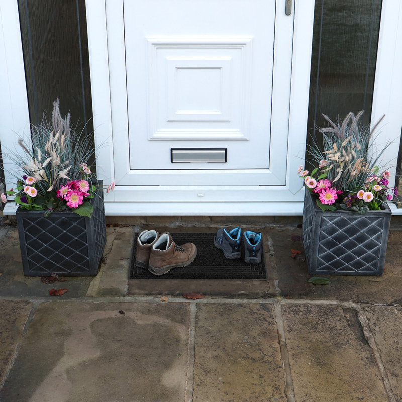 Non-Slip Geometric Doormat, Black