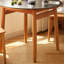Table ronde en bois de cerisier-106973614-106973615