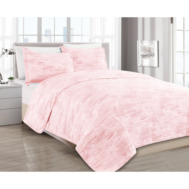 Coastal Polyester Machine Printed Abstract Quilt, King + 2 Shams, Pink