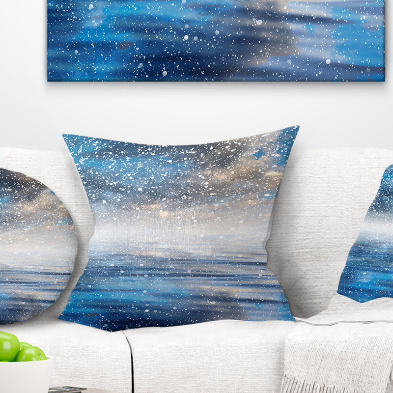 Coussin à imprimé de paysage bleu sur le lac, 18 po x 18 po, Coussin décoratif