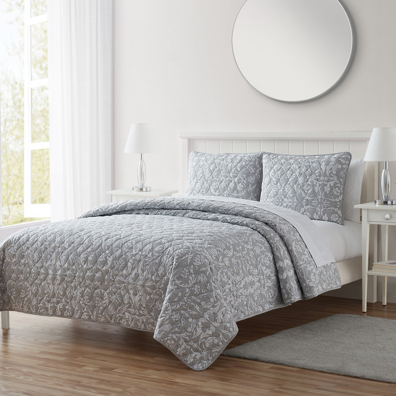 Gray Microfiber 3 Piece Quilt Set, King Quilt + 2 King Shams