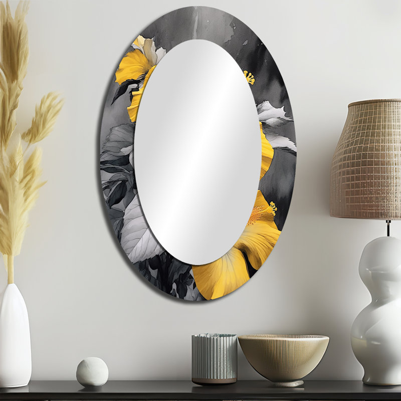 Jaune et gris Hibiscus Serenade I - Miroir décoratif floral ovale sur métal, 36 po x 24 po