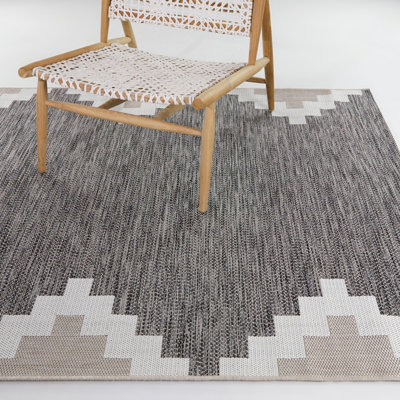 Avisha Geometric Indoor / Outdoor Rug