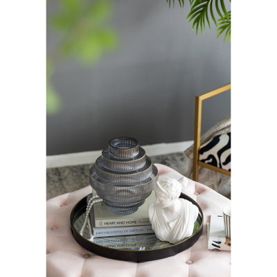 Vase géométrique à plusieurs niveaux